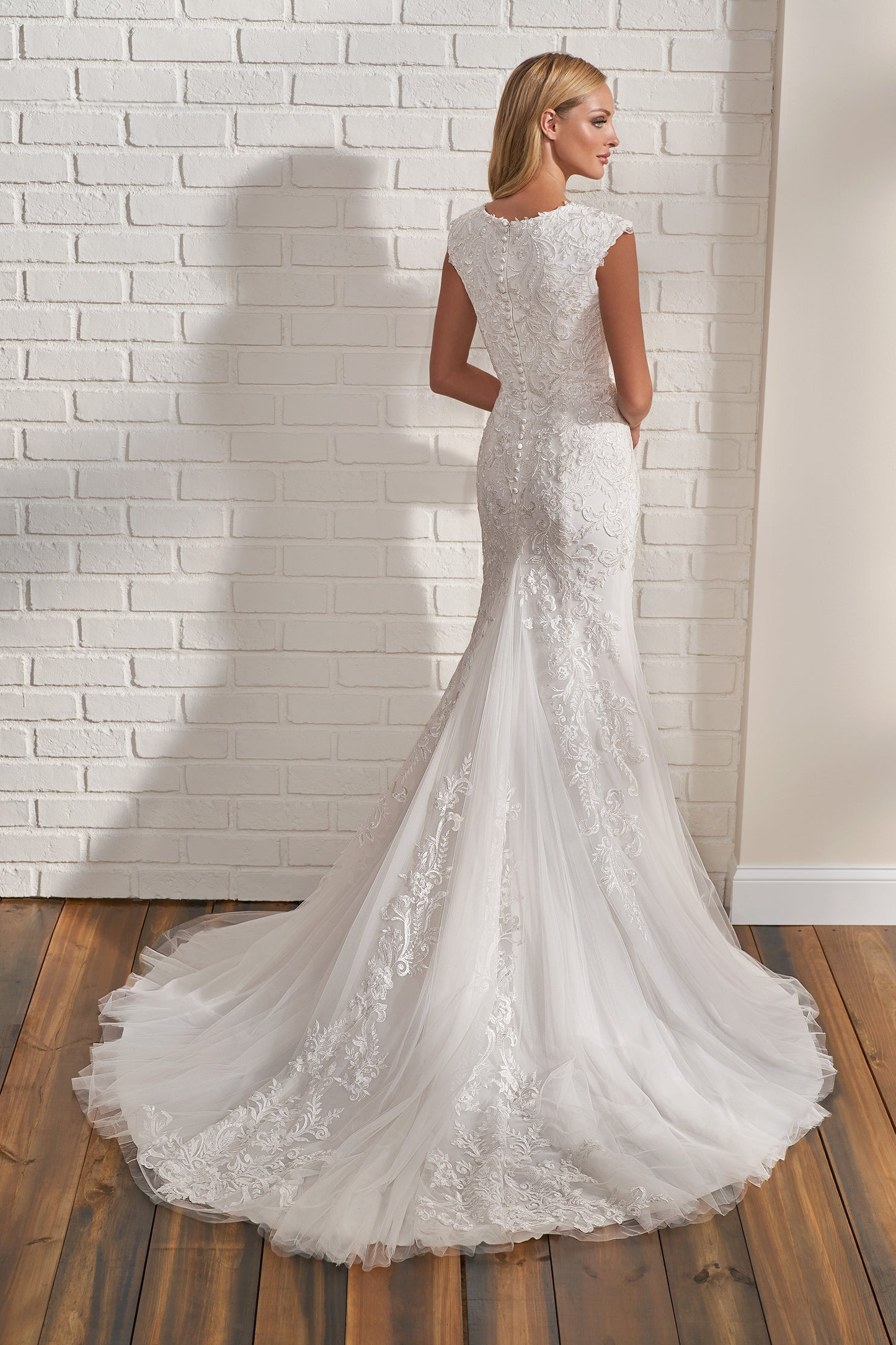 TR22183-Ready to Ship-Available in size 8 ONLY