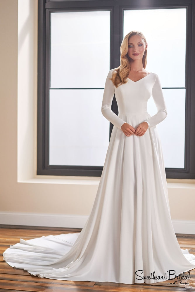 TR22175-Ready to Ship – Sweetheart Bridal